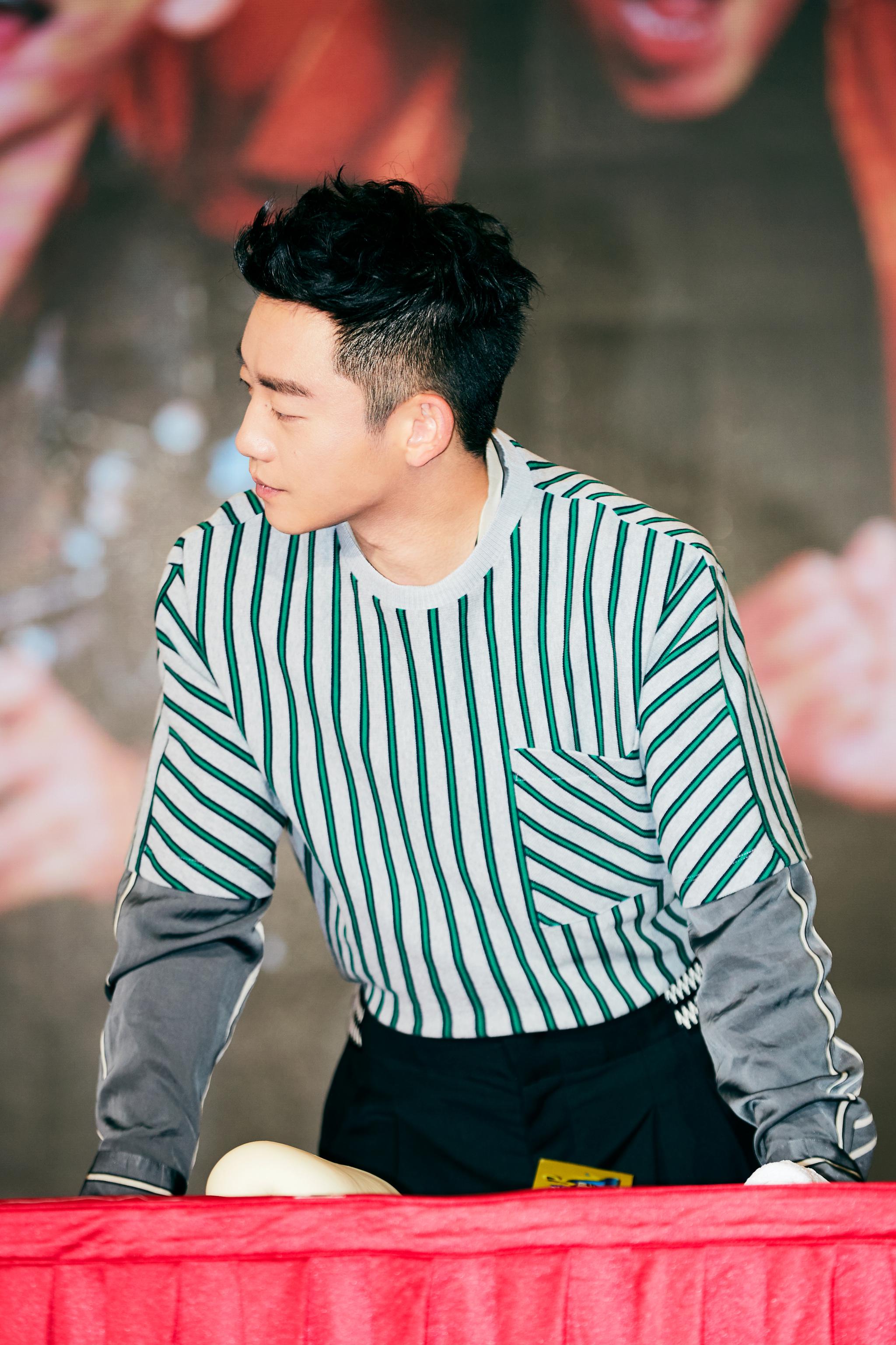 跑男伐木累给恺恺做了长寿面,有心了_新浪看点