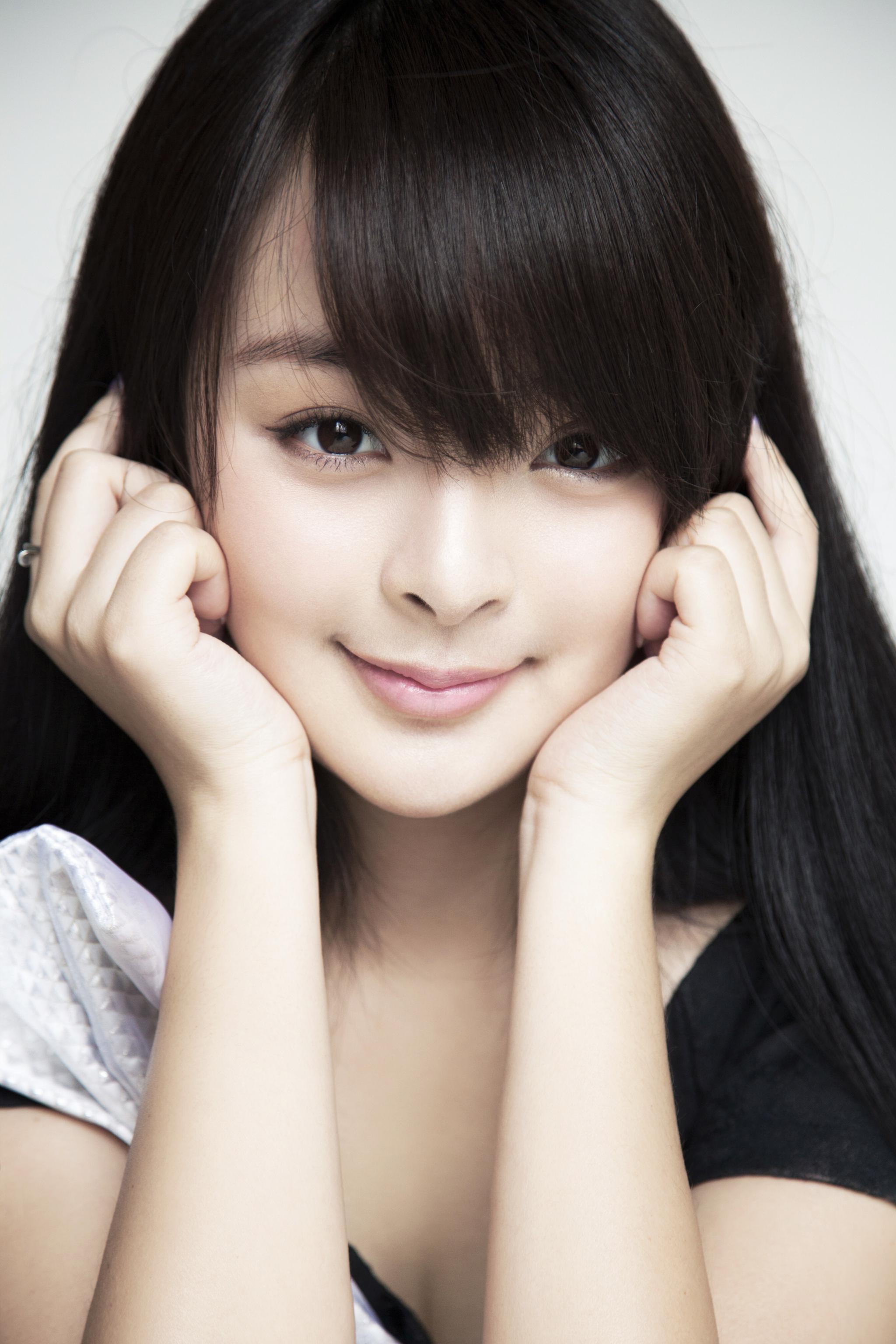 姓名:田小夕 年龄:22岁 学校:韩国东国大学戏剧表演