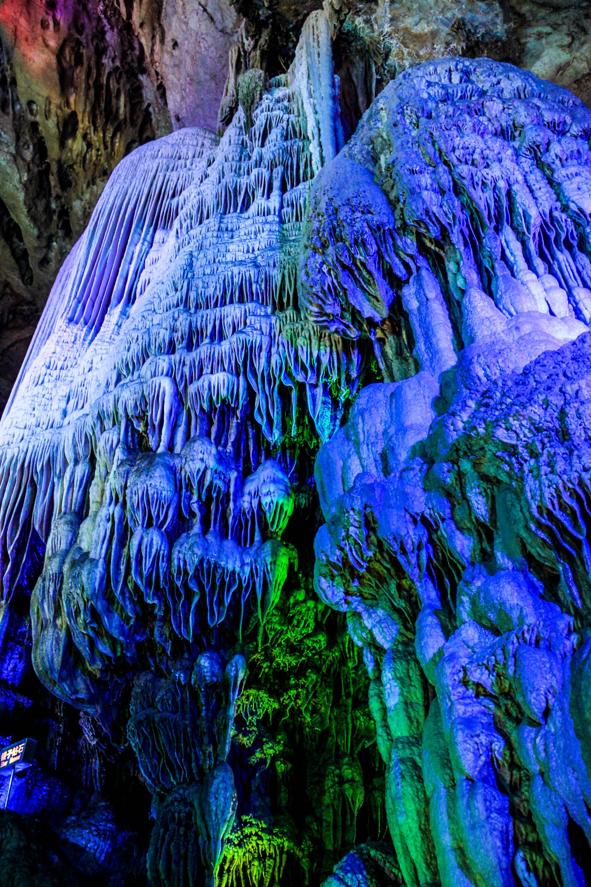 桂林银子岩:中国最美的溶洞景观,里面别有洞天