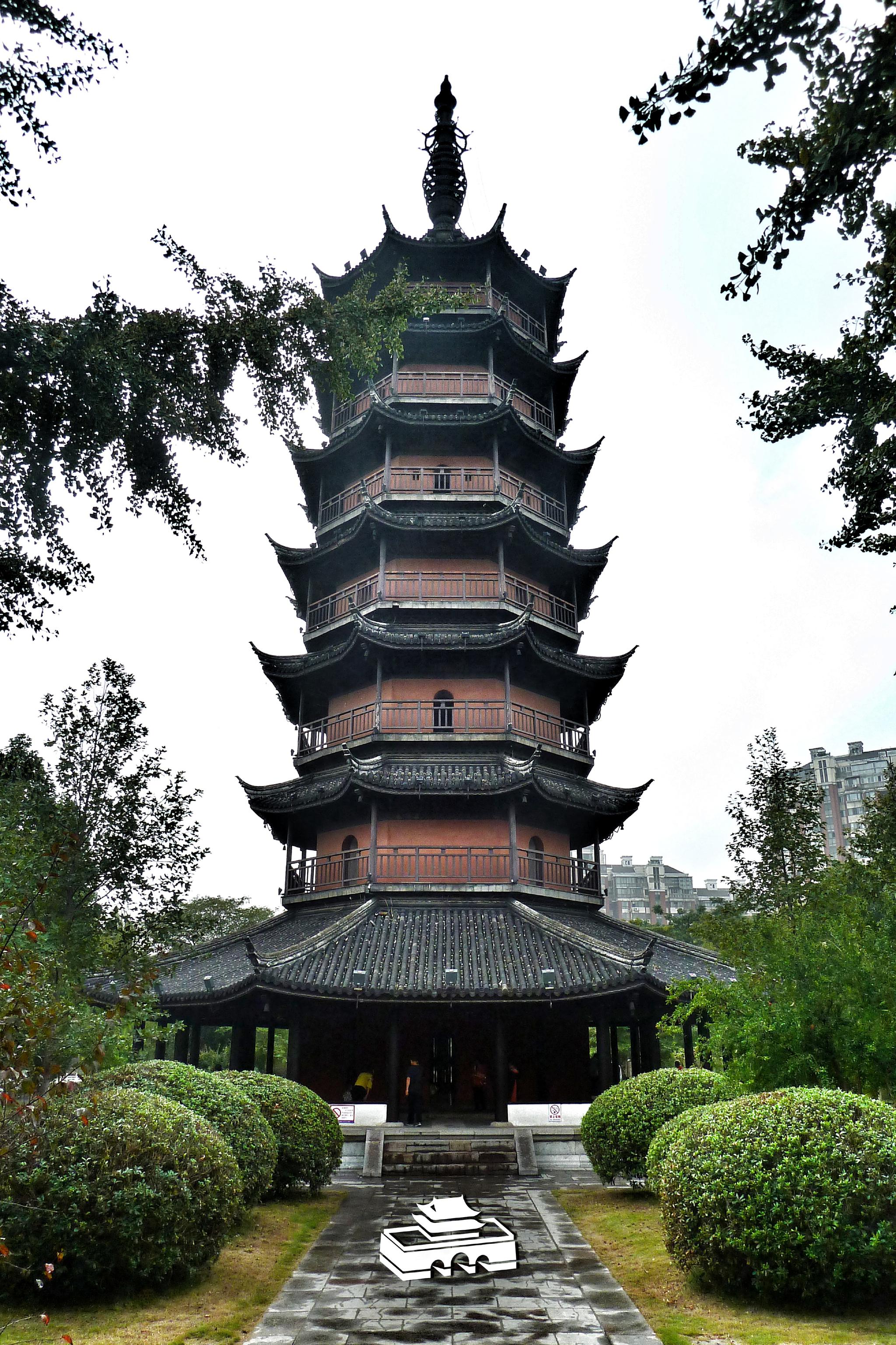 67丹阳万善塔始建于明崇祯十年,七级八面砖木结构,丹阳市文物保护