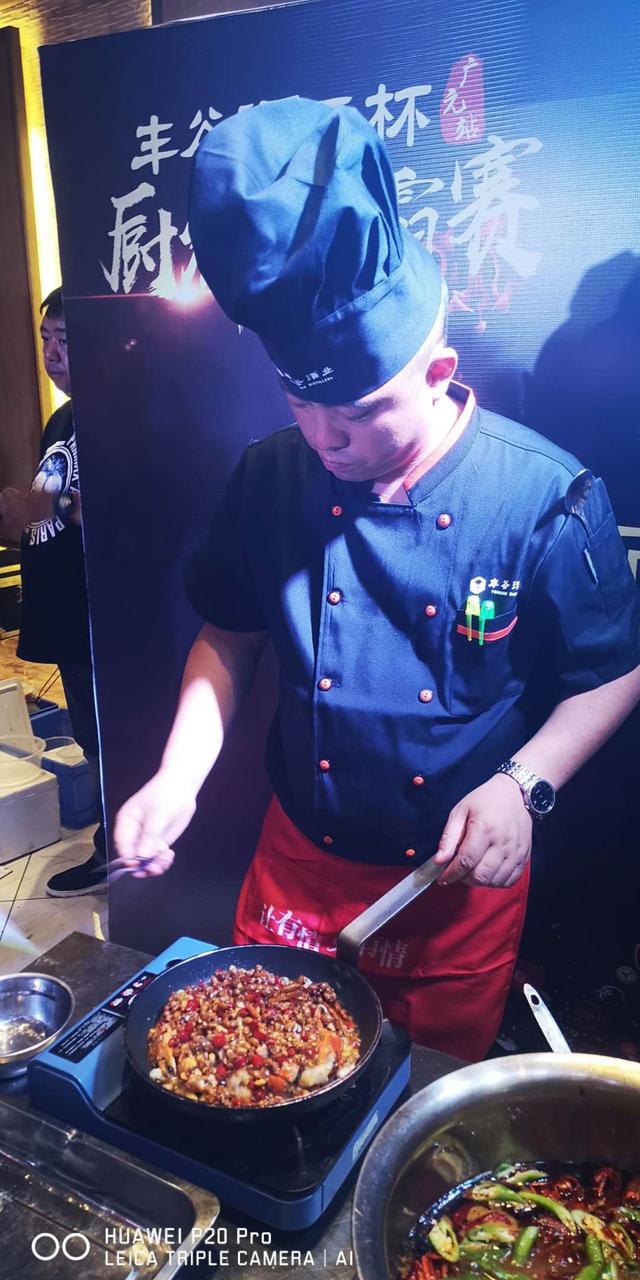 吃美食得有一副好牙齿,广元不仅山清水秀,厨师也很帅气!