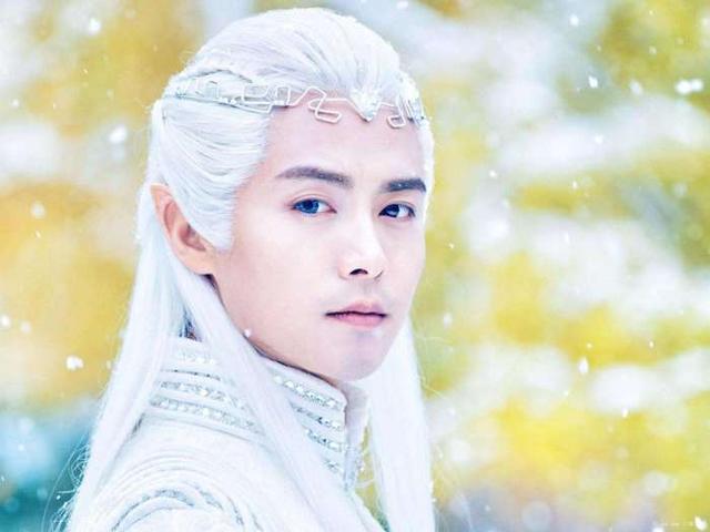 撑起白发的才是帅哥:朱一龙精致邓超搞笑,最丑的他赚足童年泪点