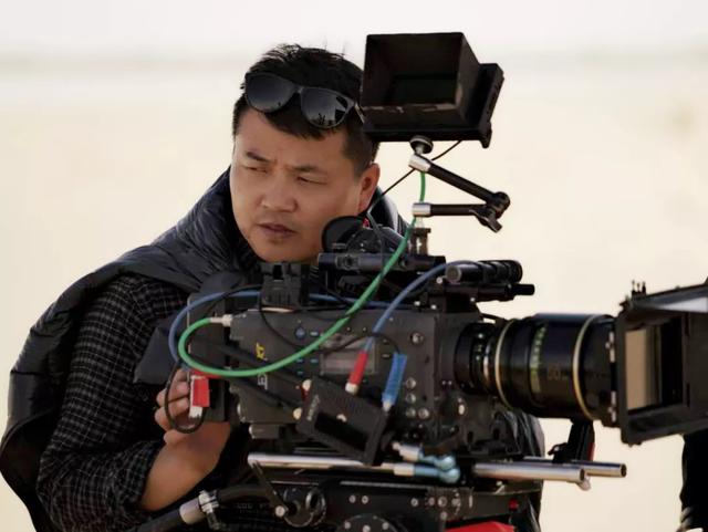 巴日虎《镜像人61明日青春》王维华《阿拉姜色》年度新锐摄影师:这