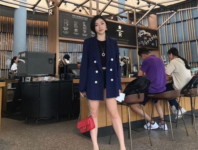 1米58五冠王邹凯近照婚后半年甜蜜幸福妻子周捷大长腿吸睛