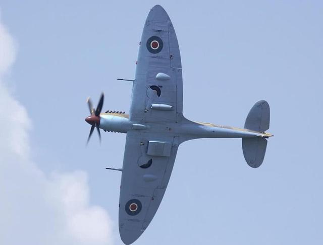 初期表现不佳,后来却表现出人意料|战斗机|飓风|战机_新浪新闻