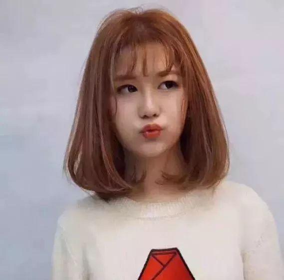 2018流行"瘦脸括号头"