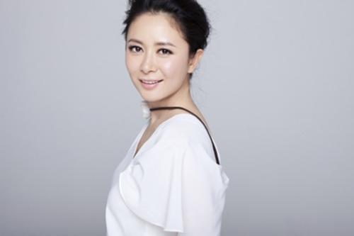 她曾饰演"塞娅公主"一角,事业正红时为爱隐退,今复出令人期待