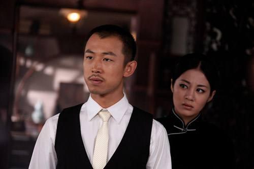 赵本山比刘德华势力强?这张合影揭露真相,四个保镖一个比一个强