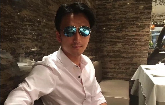 谢霆锋模仿者易波曾是快递员不顾家人劝阻整容变成谢霆锋