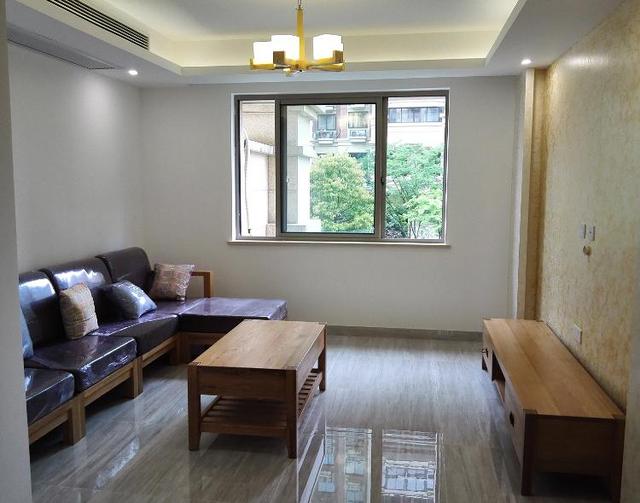 120平新房简单装修,打扫干净后进门就被美到了,电视墙被赞爆了