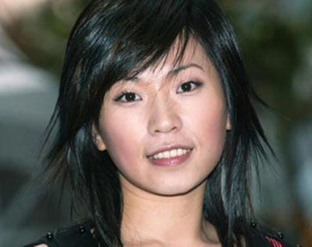 她从小寄人篱下,28岁一曲成名,当红时因患癌去世,年仅34岁!