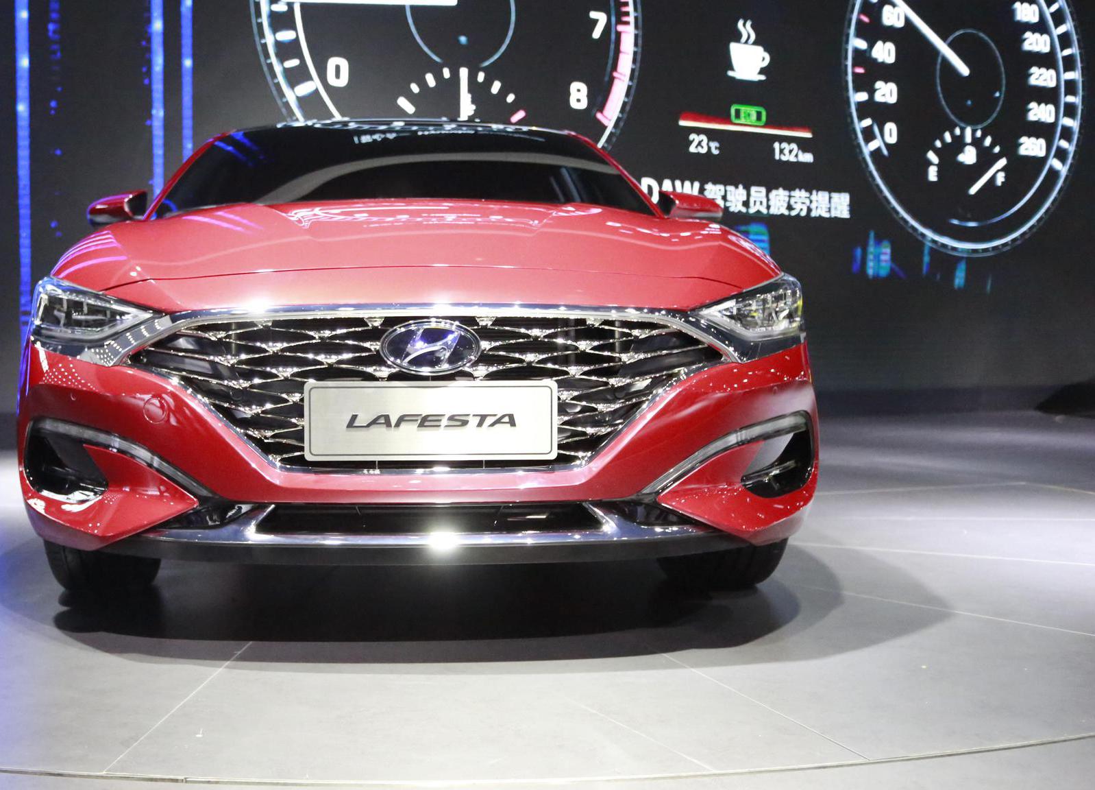 运动型轿车新选择,现代lafesta车展实拍,牢牢抓住年轻消费者