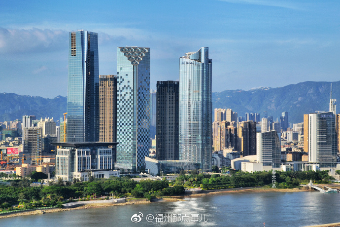 大美福州!台风来临前福州北江滨cbd风光_新浪看点