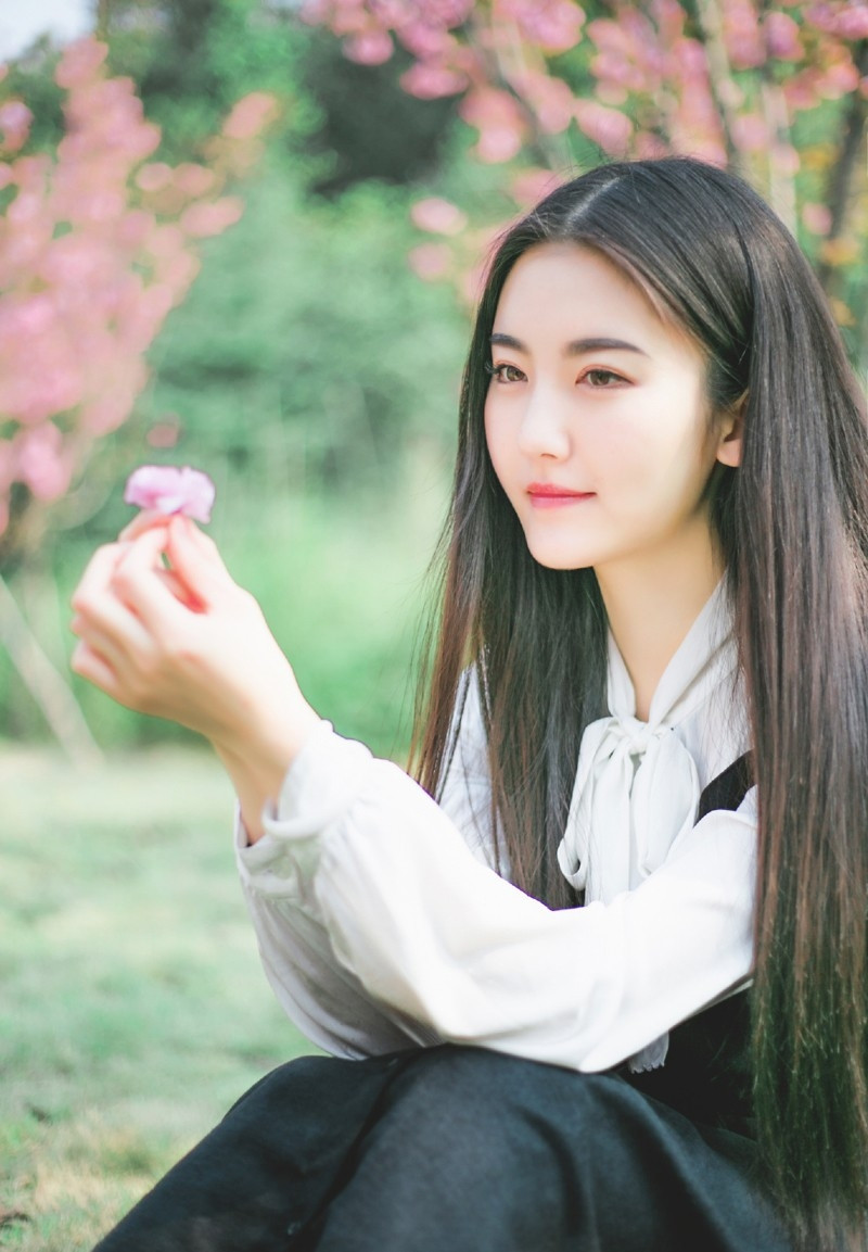黑长直美女大学生妹户外清纯唯美摄影图片