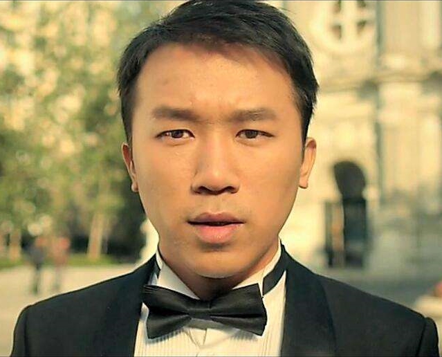 2009年,自编自导自演情景喜剧《嘻哈四重奏》,演戏风格模仿星爷,也让