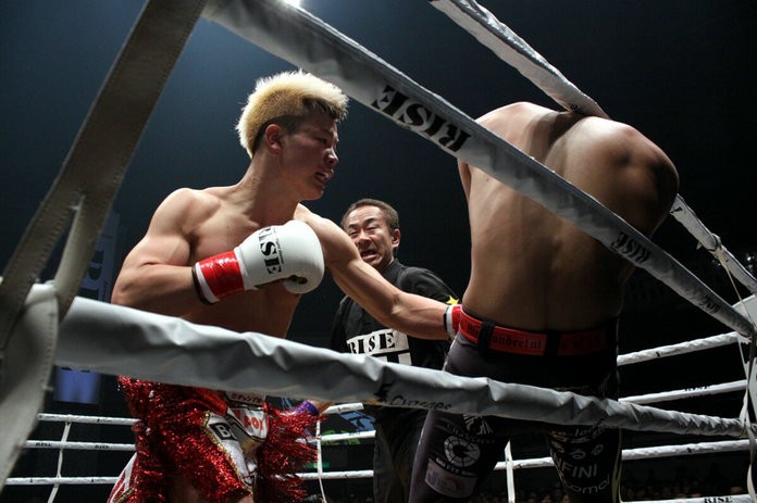那须川天心首回合KO内藤大树豪取28连胜