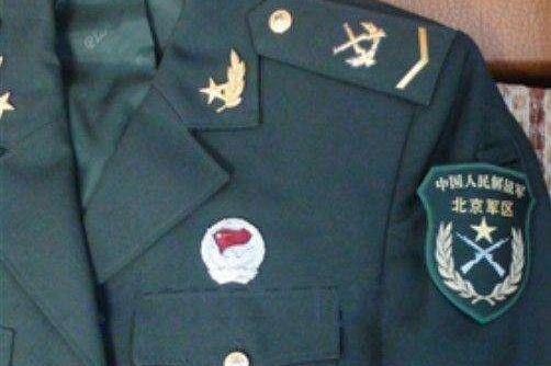 国防服役章太漂亮，战士才有资格在07式军装佩戴，干部不可以戴|服役|国防|战士|干部|军校_新浪新闻