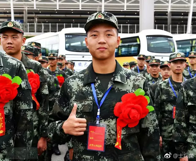 一组图片，带你看看新兵入伍时的模样。|入伍|新兵|模样_新浪新闻