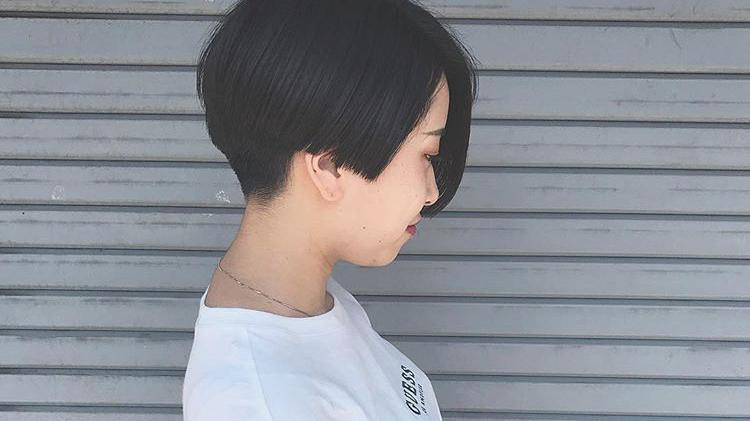 剪短发,耳朵露出来的发型最有精神