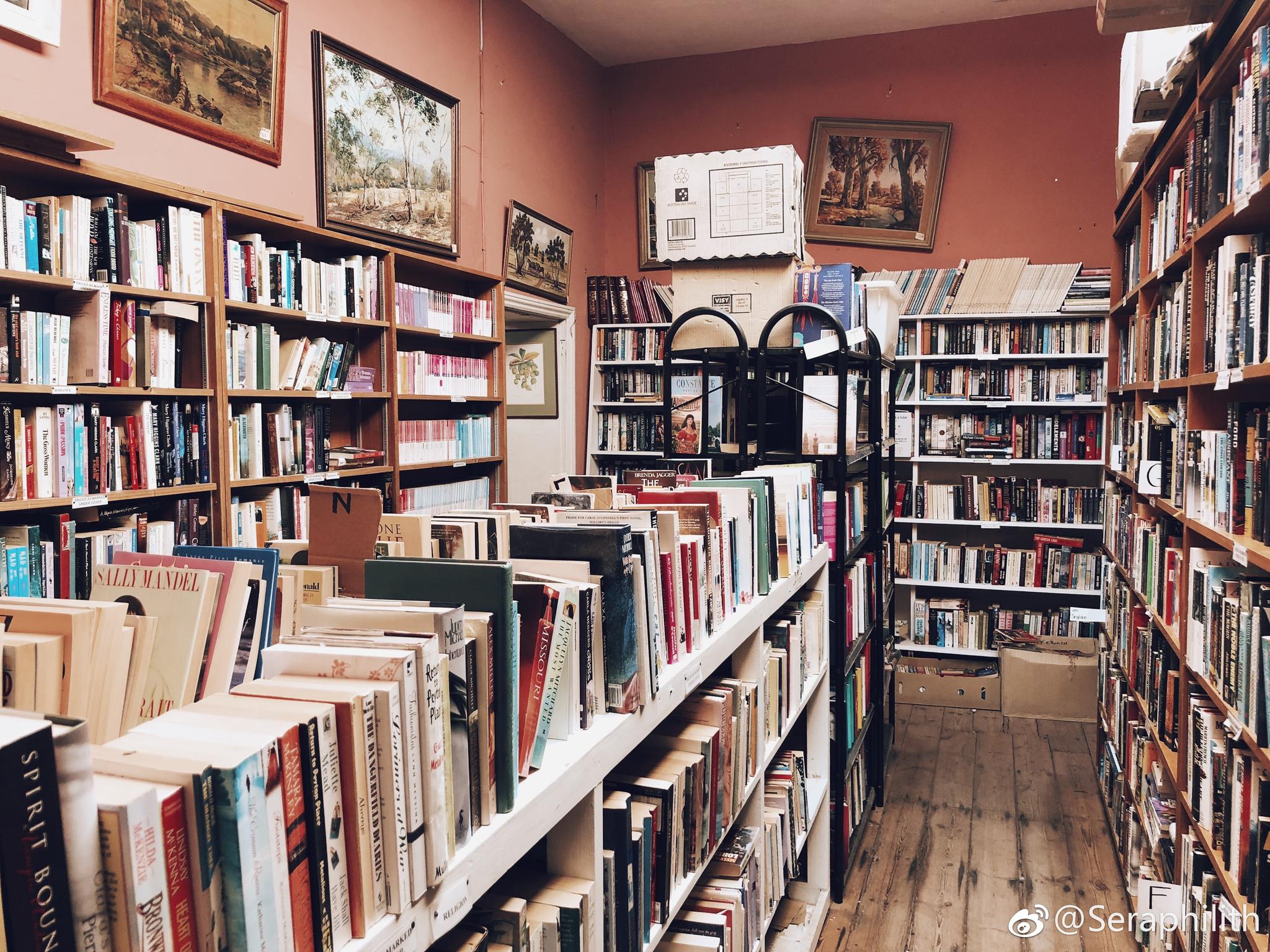 住处附近的古董杂货店,复古感爆棚,旧唱片,老物件