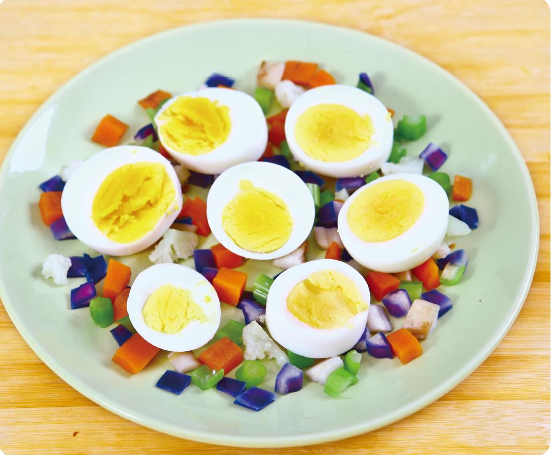 什锦鸡蛋沙拉色彩丰富,口感多样,清淡爽口