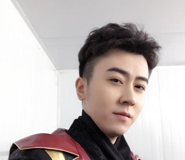 蛇哥:嫂子要生了! 小蛇女诞生 粉丝纷纷发表祝福