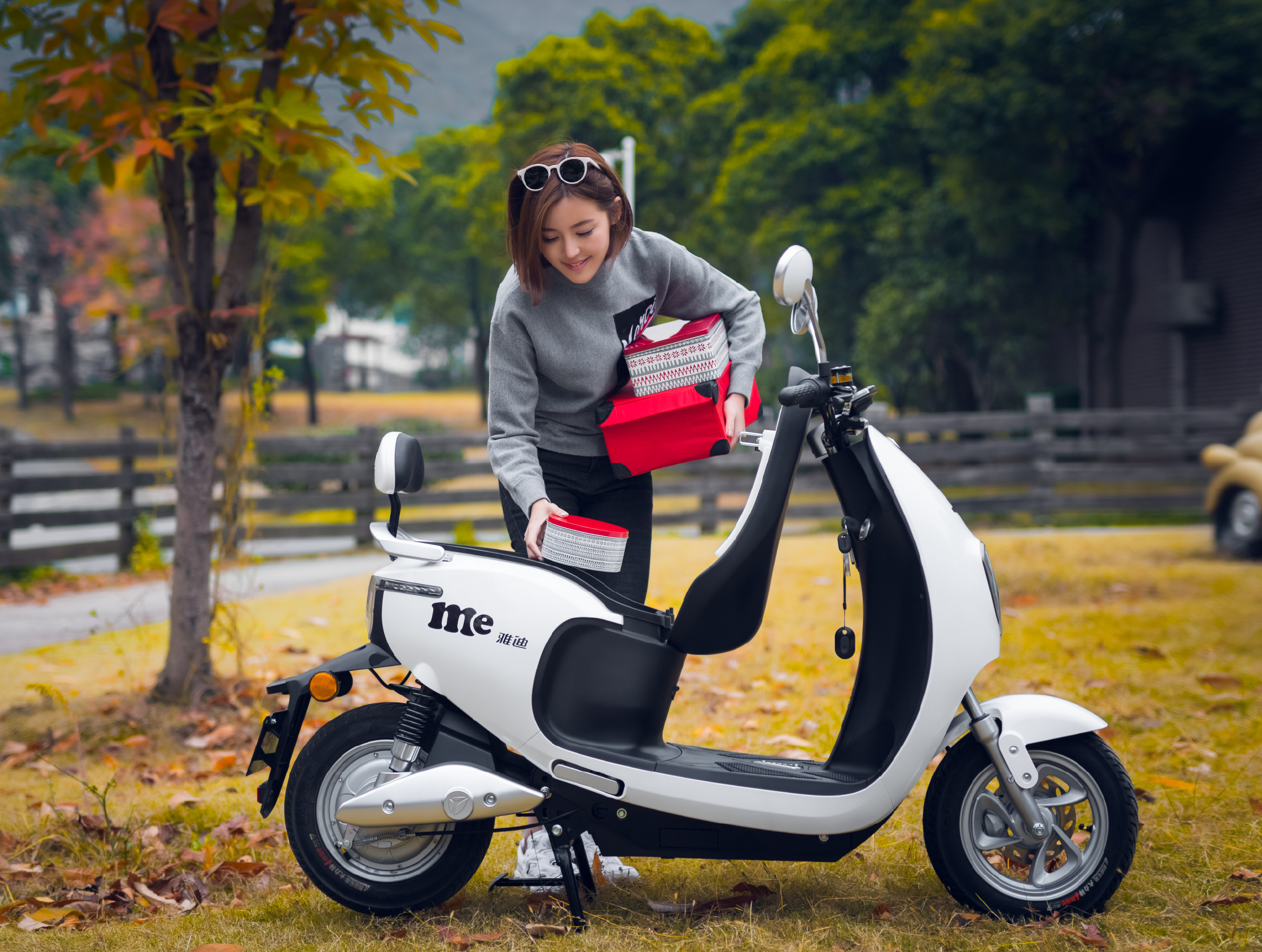 如今你是否也在关心她|米纳|大桶|雅迪_新浪新闻