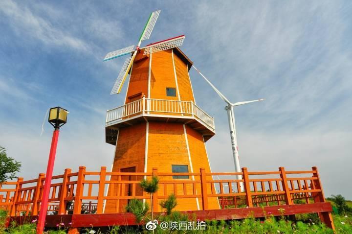 黄龙县目前比较值得推荐的大致景点:界头庙风车小镇,无量山,神道岭,树