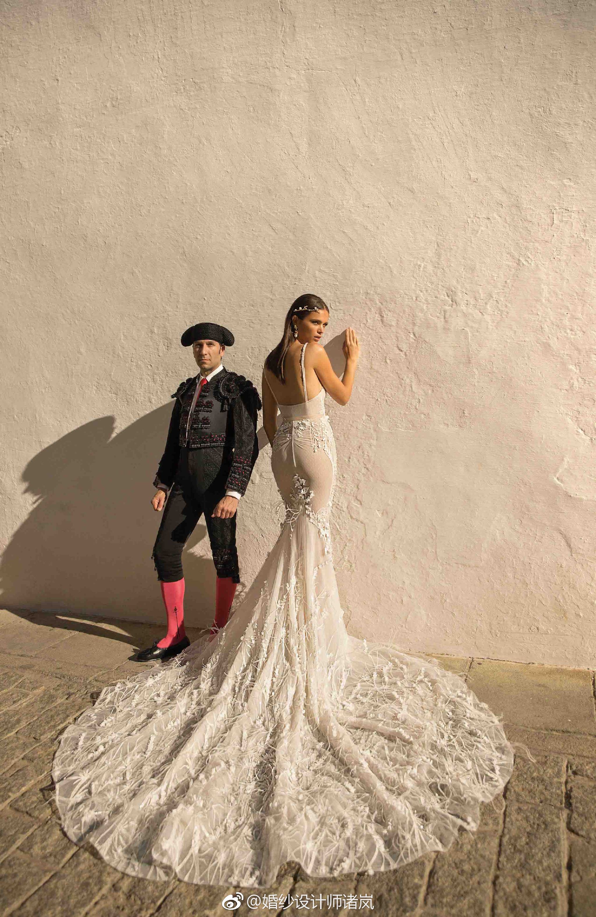 西班牙街头,高定婚纱与斗牛士的邂逅~ 来自berta 2018