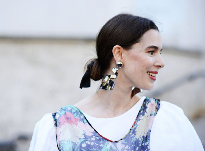 找不到适合自己的耳环欧美街拍达人告诉你你的脸也可很高级