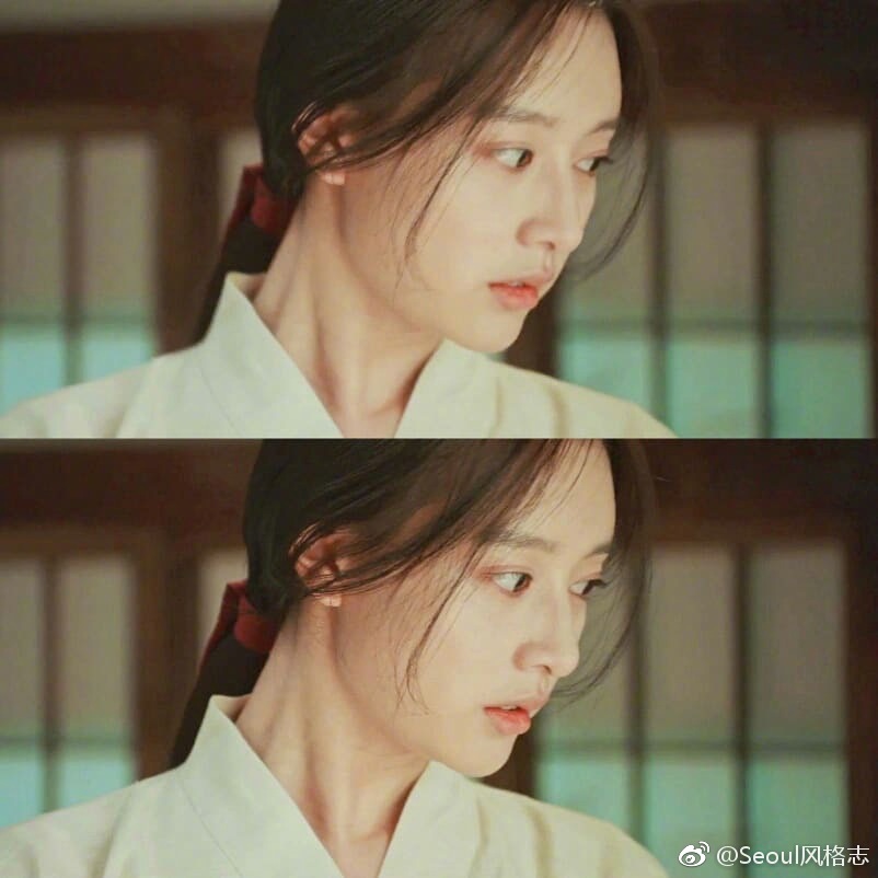 金智媛客串出演阳光先生里女主角金泰梨的母亲