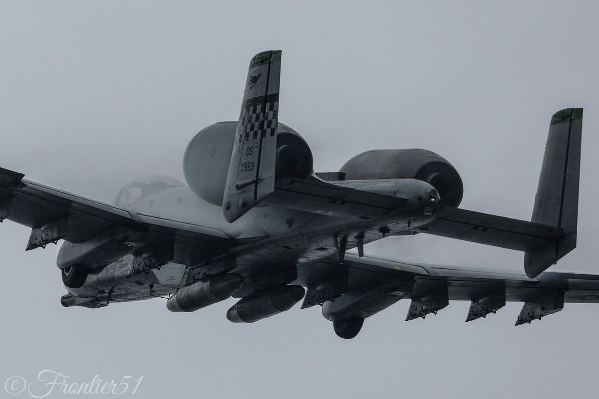 a-10为啥不招美国空军待见?与对等大国作战中疣猪就是个渣?