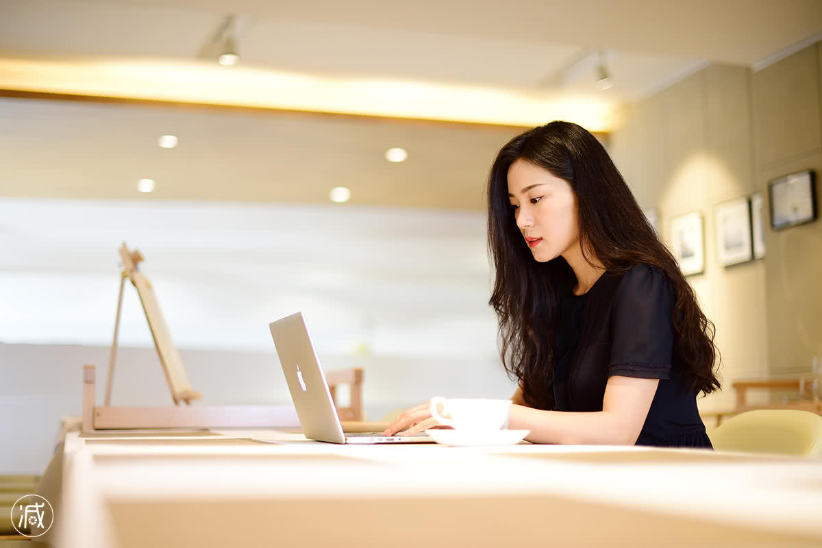 90后花道美女:辞职创业 花近百万打造艺术空间