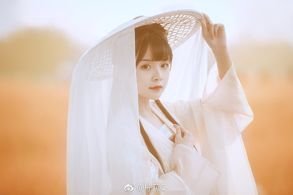 出镜:@是一只九龄 妆造:@四月的七宝宝 抄送老师:@知竹zz @摄影师蝈蝈
