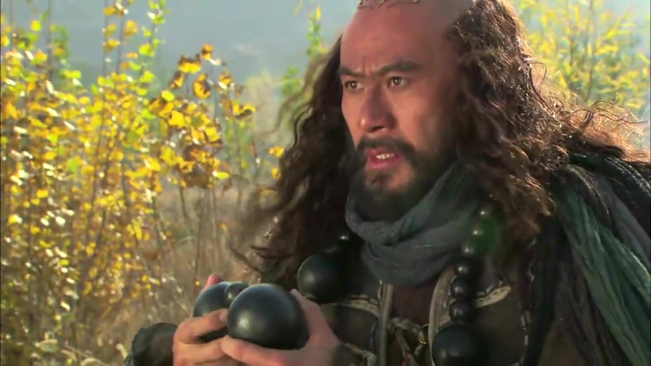 卷帘大将沙悟净听从观音菩萨教化,皈依佛门拜唐三藏为师