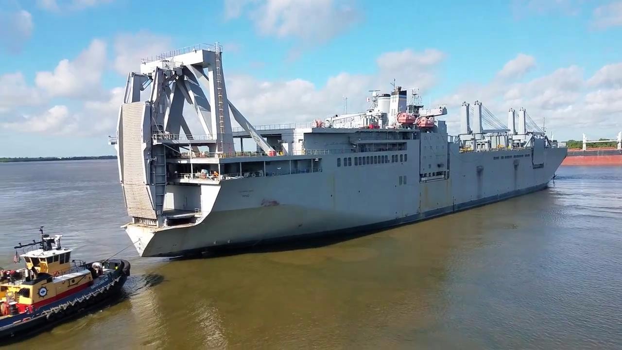 美海上预置船队大型滚装船