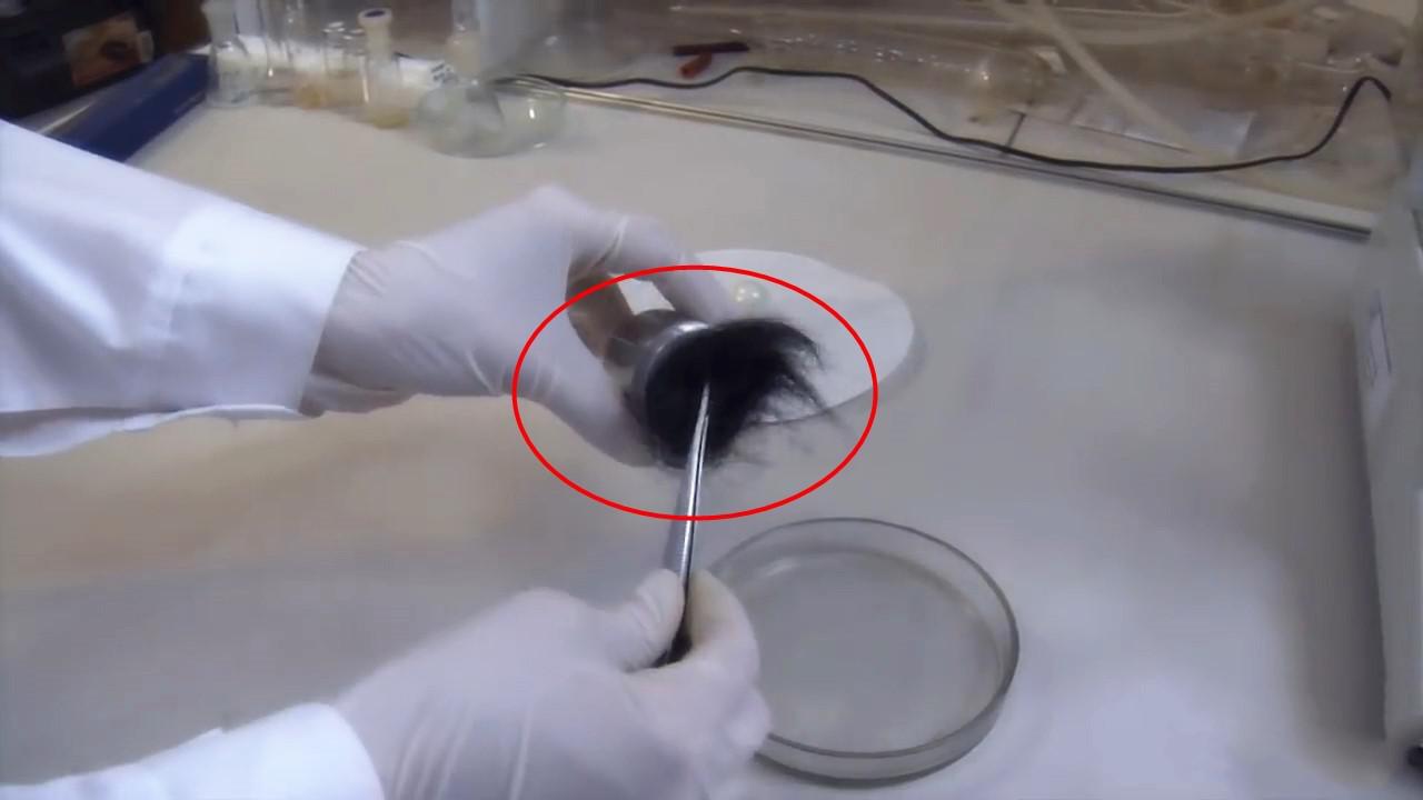 科学家亲自实验,用头发造出钻石,又是新的发财之路?