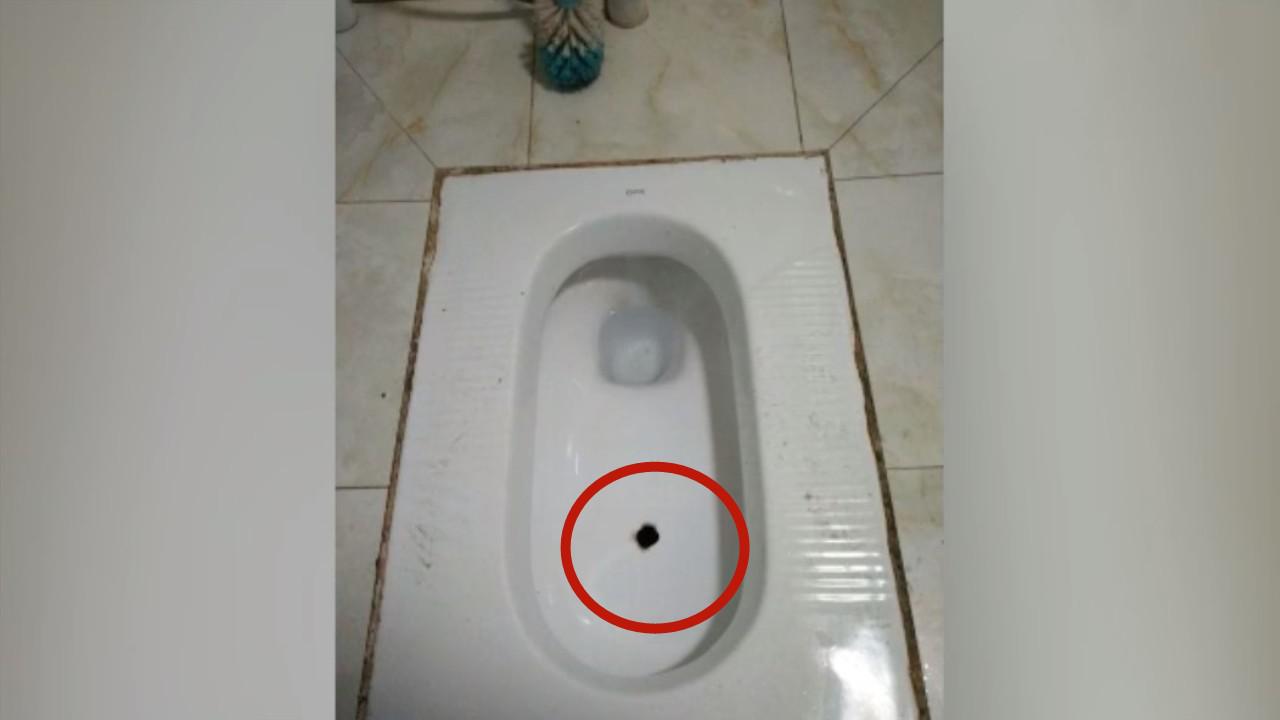 为什么有的酒店蹲便器上会有一个小孔?今天可算知道了