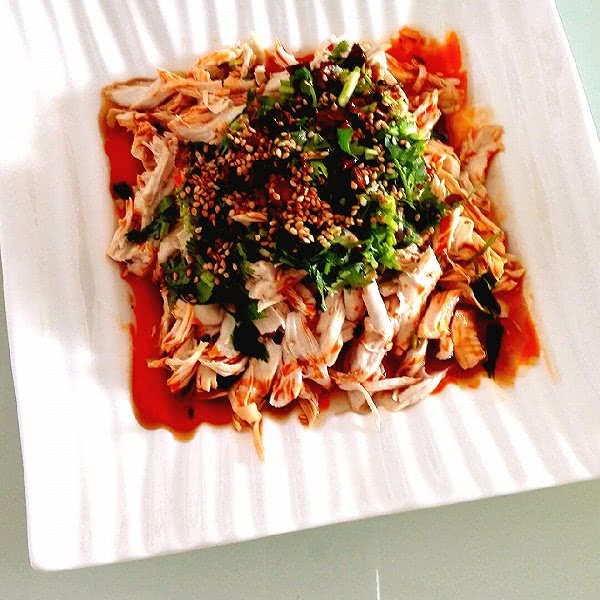 夏天火辣辣,吃的个爽口椒麻鸡丝凉拌菜来舒缓一下!