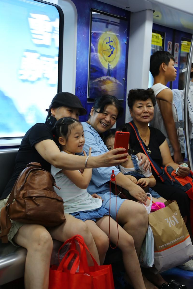 鹊桥专列聚人气