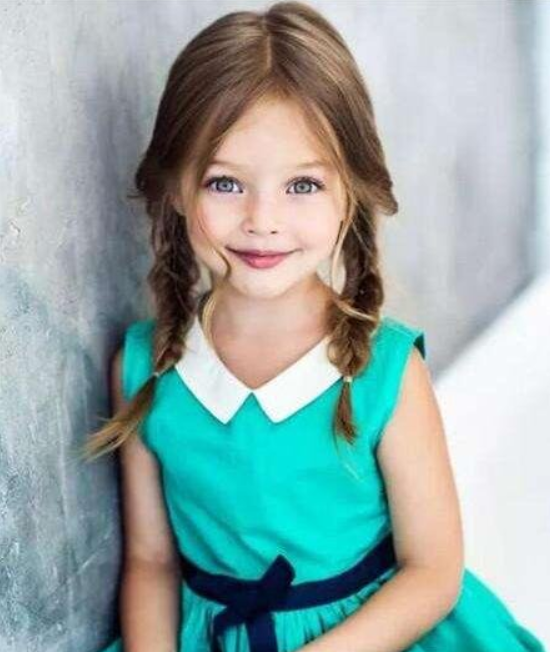 儿童发型扎法多样萌度爆表!一起欣赏几款适合小女孩麻花辫发型