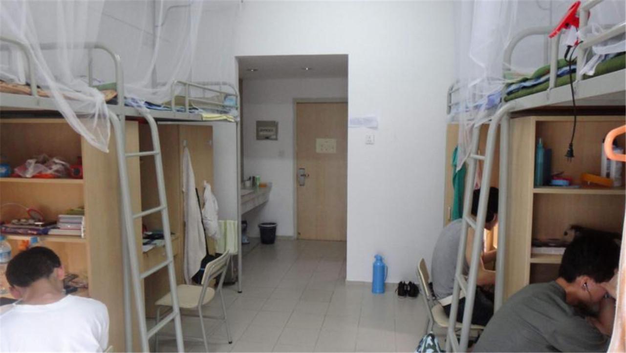 中国人民大学宿舍条件图片