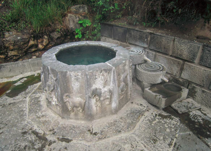 云南腾冲这对怀胎井,传说"泉水送子",能给不孕妇女带来福音