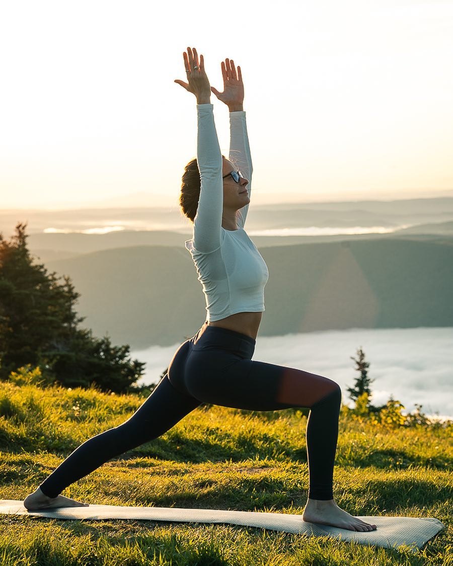 清晨瑜伽,舒筋通络,经络通了身体好了,精神自然好