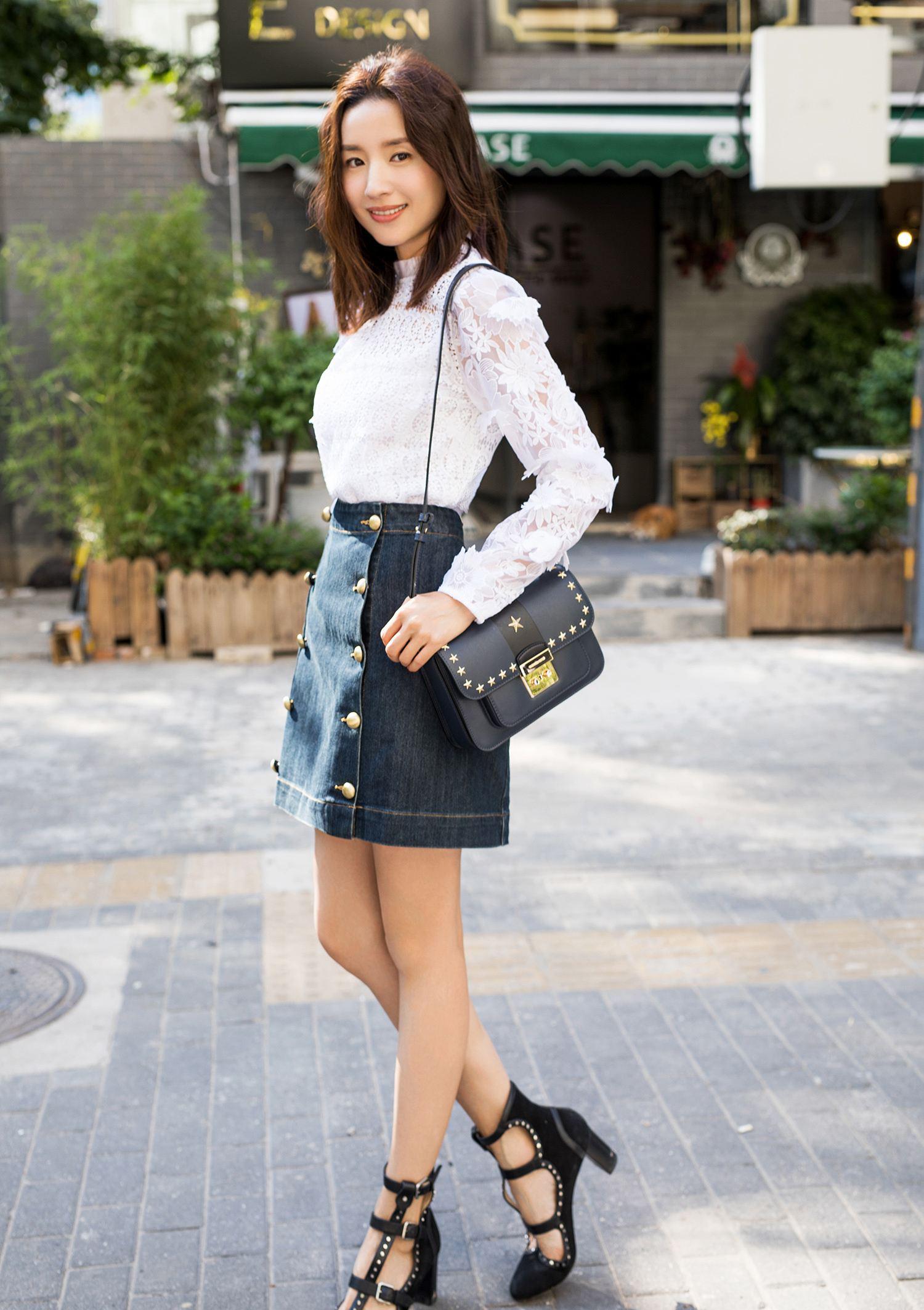 董洁时装周作妖西装配裙子截成4层真的是靠脸撑着