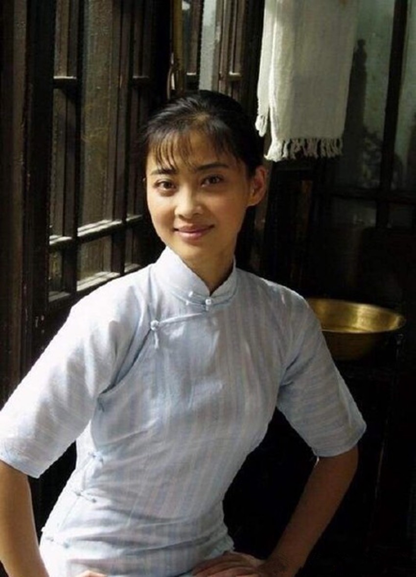 当43岁梅婷与49岁许晴同穿旗袍终于明白了什么才叫韵味