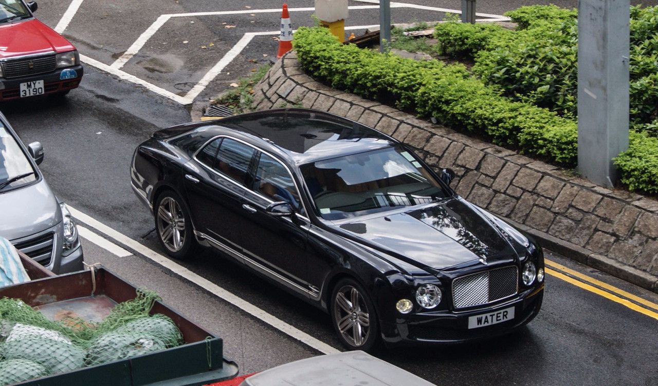 香港女首富的埃尔法车牌号140万小学生都知道含义