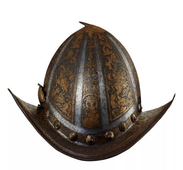 1617世纪欧洲贵族最爱的装备极尽奢华的鸡冠形高顶盔