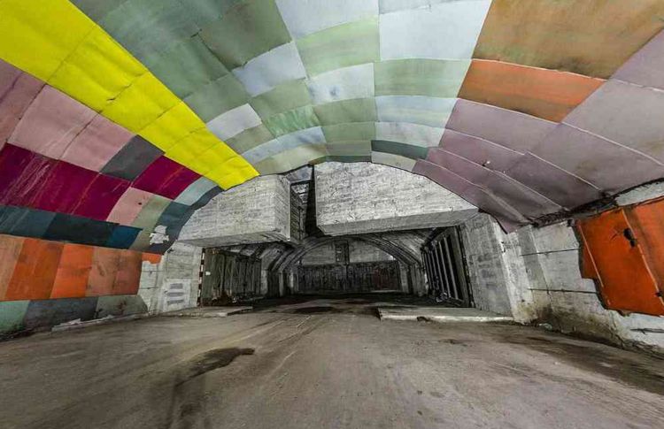 阿尔巴尼亚非常有趣的洞库顶部覆盖材料.