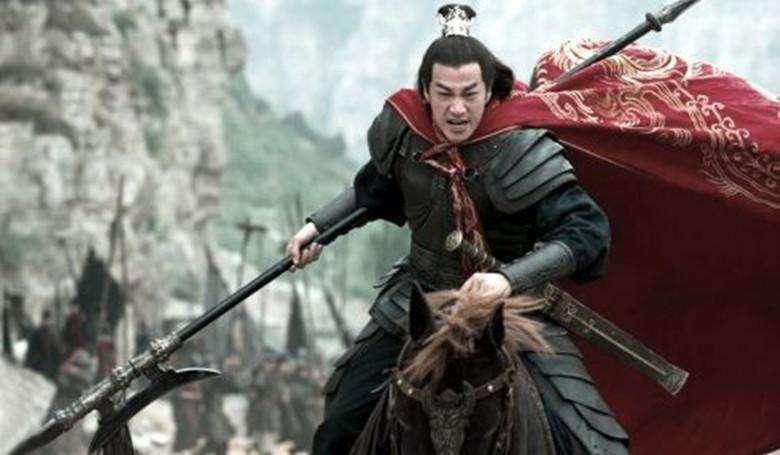 吕布生前跟刘备提了一个最后的请求, 刘备听后满脸通红